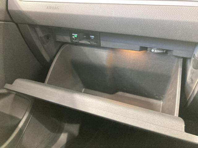 ゴルフトゥーラン ＴＳＩ　コンフォートラインリミテッド　ＡＣＣ　純正ナビ　１６インチアルミホイール　障害物センサー　バックカメラ　電動リヤゲート　ブレーキアシスト　ＬＥＤヘッドライト　レーンアシスト　ＴＶフルセグ　キーレスエントリー　シートヒーター（62枚目）