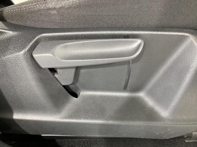 ゴルフトゥーラン ＴＳＩ　コンフォートラインリミテッド　ＡＣＣ　純正ナビ　１６インチアルミホイール　障害物センサー　バックカメラ　電動リヤゲート　ブレーキアシスト　ＬＥＤヘッドライト　レーンアシスト　ＴＶフルセグ　キーレスエントリー　シートヒーター（69枚目）