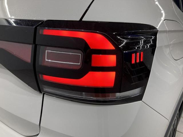 T-クロス TSI スタイル デザインパッケージ トラベルアシスト デジタルメーター 専用18インチアルミ スマートキー 純正ナビ バックカメラ レーンアシスト コーナーセンサー アンビエントライト ETC(21枚目)