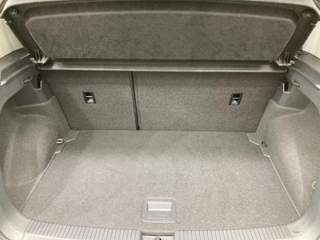 Ｔ－クロス ＴＳＩ　１ｓｔプラス　ＡＣＣ　レーンキープアシスト　バックカメラ　純正ナビ　パークアシスト　デイライト　ブラインドスポットディテクション　ＬＥＤヘッドライト　スマートフォンワイヤレスチャージング　スマートキー　認定中古車（12枚目）