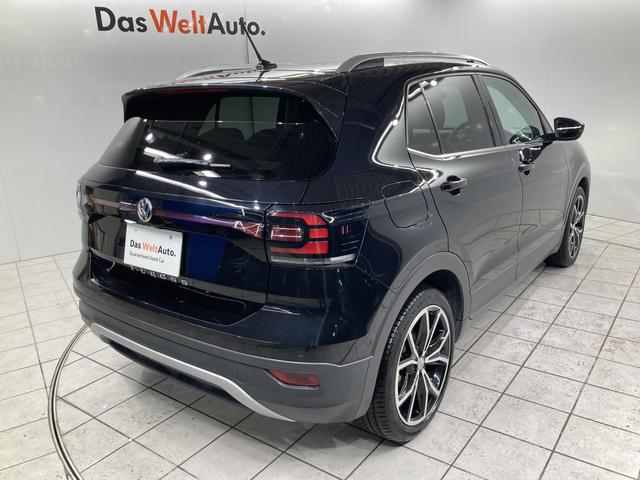 Ｔ－クロス ＴＳＩ　１ｓｔプラス　ＡＣＣ　レーンキープアシスト　バックカメラ　純正ナビ　パークアシスト　デイライト　ブラインドスポットディテクション　ＬＥＤヘッドライト　スマートフォンワイヤレスチャージング　スマートキー　認定中古車（16枚目）