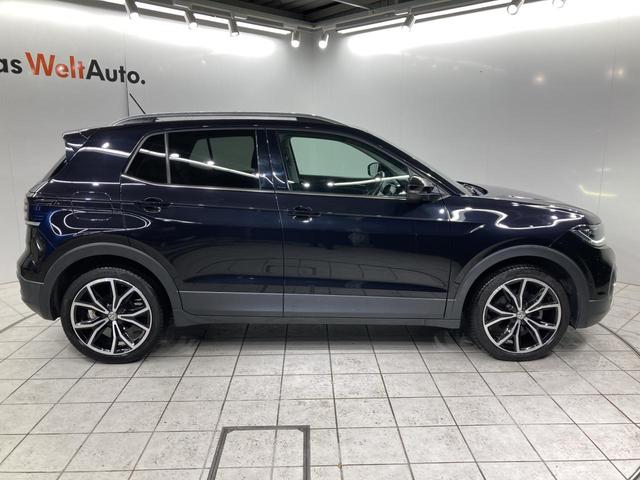 Ｔ－クロス ＴＳＩ　１ｓｔプラス　ＡＣＣ　レーンキープアシスト　バックカメラ　純正ナビ　パークアシスト　デイライト　ブラインドスポットディテクション　ＬＥＤヘッドライト　スマートフォンワイヤレスチャージング　スマートキー　認定中古車（18枚目）