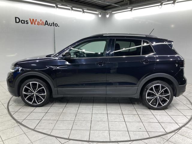 Ｔ－クロス ＴＳＩ　１ｓｔプラス　ＡＣＣ　レーンキープアシスト　バックカメラ　純正ナビ　パークアシスト　デイライト　ブラインドスポットディテクション　ＬＥＤヘッドライト　スマートフォンワイヤレスチャージング　スマートキー　認定中古車（19枚目）