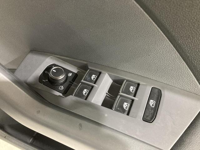 Ｔ－クロス ＴＳＩ　１ｓｔプラス　ＡＣＣ　レーンキープアシスト　バックカメラ　純正ナビ　パークアシスト　デイライト　ブラインドスポットディテクション　ＬＥＤヘッドライト　スマートフォンワイヤレスチャージング　スマートキー　認定中古車（46枚目）