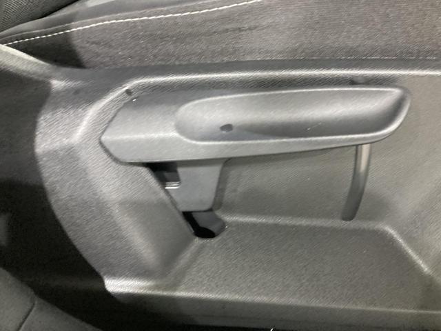 Ｔ－クロス ＴＳＩ　１ｓｔプラス　ＡＣＣ　レーンキープアシスト　バックカメラ　純正ナビ　パークアシスト　デイライト　ブラインドスポットディテクション　ＬＥＤヘッドライト　スマートフォンワイヤレスチャージング　スマートキー　認定中古車（47枚目）