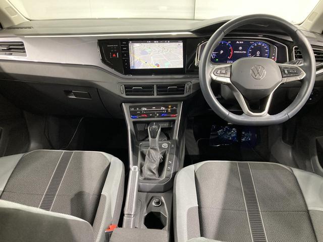 ポロ TSIスタイル ACC レーンキープアシスト デジタルメーター IQ.LIGHT デイライト ブラインドスポットディテクション 純正ナビ バックカメラ アンビエントライト スマートキー 認定中古車(3枚目)