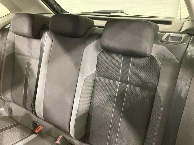 ポロ TSIスタイル ACC レーンキープアシスト デジタルメーター IQ.LIGHT デイライト ブラインドスポットディテクション 純正ナビ バックカメラ アンビエントライト スマートキー 認定中古車(11枚目)