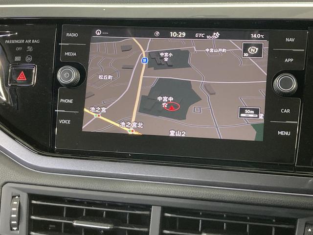 ポロ TSIハイライン ACC デジタルメーター ブラインドスポットディテクション 純正ナビ バックカメラ 前後コーナーセンサー 16インチアルミホイール スマートキー 認定中古車(5枚目)