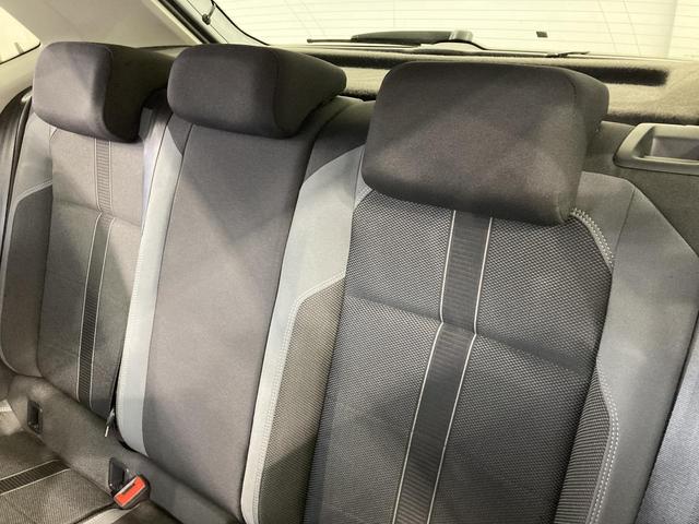 ポロ TSIハイライン ACC デジタルメーター ブラインドスポットディテクション 純正ナビ バックカメラ 前後コーナーセンサー 16インチアルミホイール スマートキー 認定中古車(11枚目)