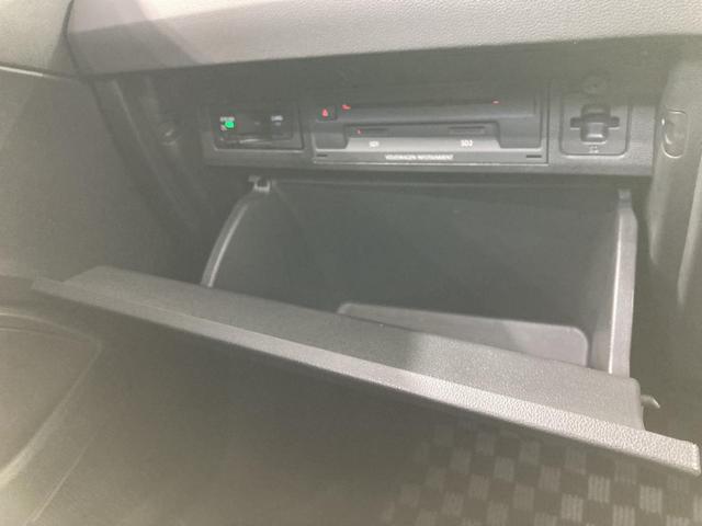 ポロ TSIハイライン ACC デジタルメーター ブラインドスポットディテクション 純正ナビ バックカメラ 前後コーナーセンサー 16インチアルミホイール スマートキー 認定中古車(44枚目)