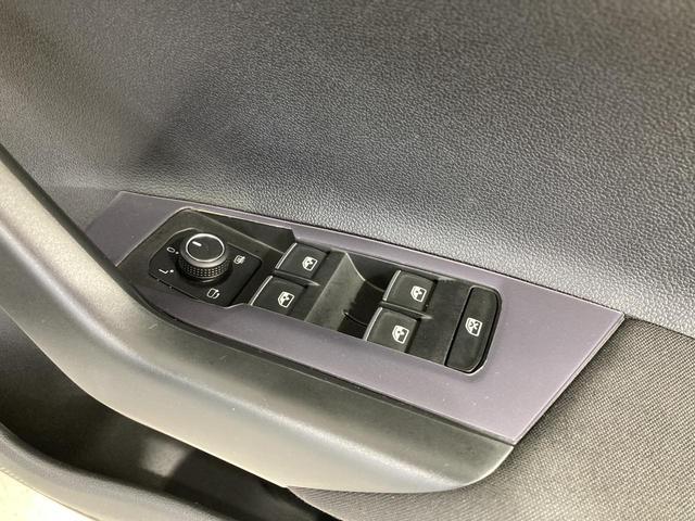 ポロ TSIハイライン ACC デジタルメーター ブラインドスポットディテクション 純正ナビ バックカメラ 前後コーナーセンサー 16インチアルミホイール スマートキー 認定中古車(76枚目)