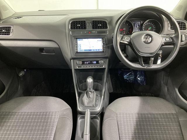 ポロ TSIコンフォートライン マイスター 純正ナビ バックカメラ LEDヘッドライト ブレーキアシスト 15インチアルミホイール オートエアコン 認定中古車(3枚目)