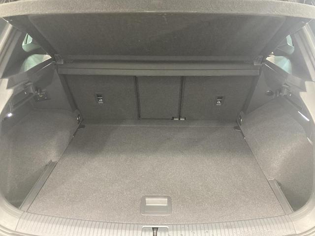 ティグアン TSI Rライン トラベルアシスト デジタルメーター アラウンドビューカメラ 純正ナビ レーンアシスト パークアシスト 全席シートヒーター パワーテールゲート 19インチアルミホイール スマートキー 認定中古車(12枚目)