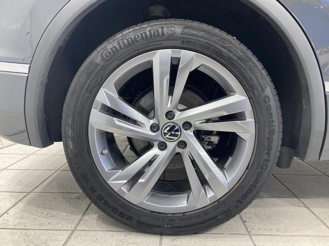 ティグアン TSI Rライン トラベルアシスト デジタルメーター アラウンドビューカメラ 純正ナビ レーンアシスト パークアシスト 全席シートヒーター パワーテールゲート 19インチアルミホイール スマートキー 認定中古車(21枚目)