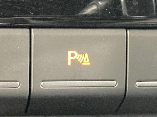 ザ・ビートル Ｒラインマイスター　レザーシート　前席シートヒーター　前後コーナーセンサー　純正ナビ　バックカメラ　ブラインドスポットディテクション　１８インチアルミホイール　スマートキー　認定中古車（8枚目）