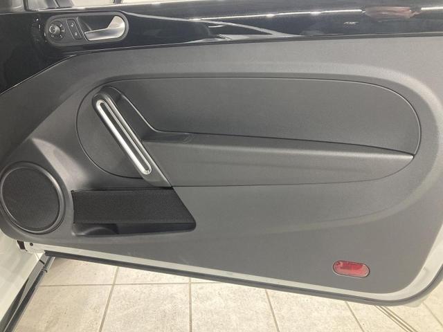 ザ・ビートル Ｒラインマイスター　レザーシート　前席シートヒーター　前後コーナーセンサー　純正ナビ　バックカメラ　ブラインドスポットディテクション　１８インチアルミホイール　スマートキー　認定中古車（21枚目）