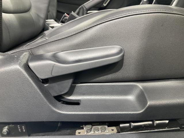 ザ・ビートル Ｒラインマイスター　レザーシート　前席シートヒーター　前後コーナーセンサー　純正ナビ　バックカメラ　ブラインドスポットディテクション　１８インチアルミホイール　スマートキー　認定中古車（22枚目）