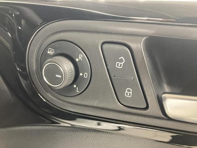 ザ・ビートル Ｒラインマイスター　レザーシート　前席シートヒーター　前後コーナーセンサー　純正ナビ　バックカメラ　ブラインドスポットディテクション　１８インチアルミホイール　スマートキー　認定中古車（24枚目）