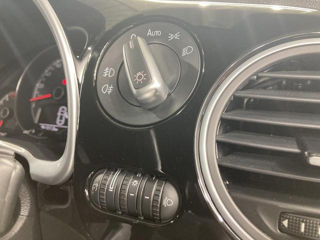 ザ・ビートル Ｒラインマイスター　レザーシート　前席シートヒーター　前後コーナーセンサー　純正ナビ　バックカメラ　ブラインドスポットディテクション　１８インチアルミホイール　スマートキー　認定中古車（26枚目）