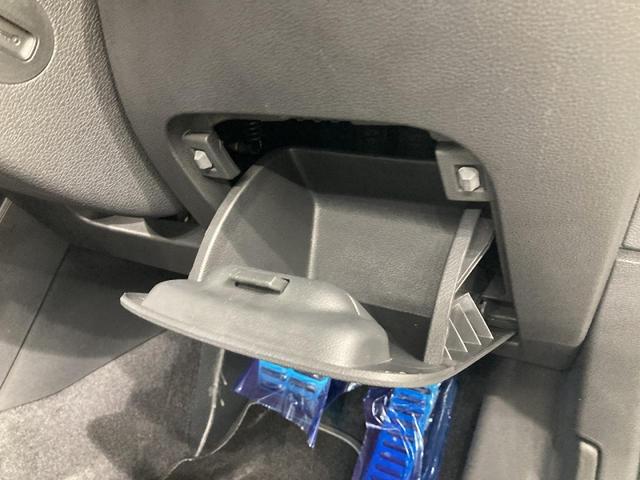 ザ・ビートル Ｒラインマイスター　レザーシート　前席シートヒーター　前後コーナーセンサー　純正ナビ　バックカメラ　ブラインドスポットディテクション　１８インチアルミホイール　スマートキー　認定中古車（27枚目）