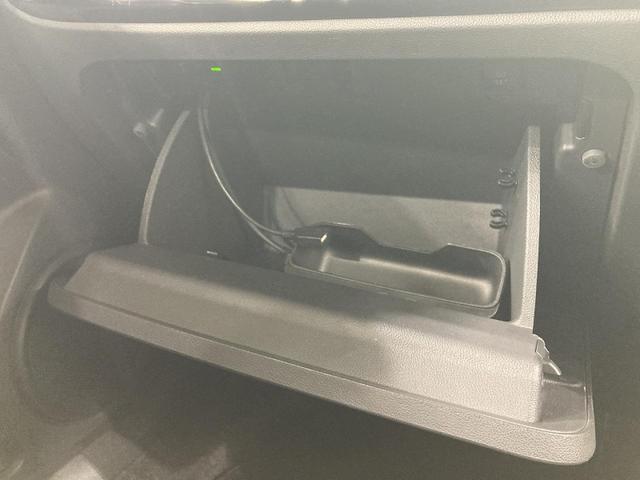 ザ・ビートル Ｒラインマイスター　レザーシート　前席シートヒーター　前後コーナーセンサー　純正ナビ　バックカメラ　ブラインドスポットディテクション　１８インチアルミホイール　スマートキー　認定中古車（56枚目）