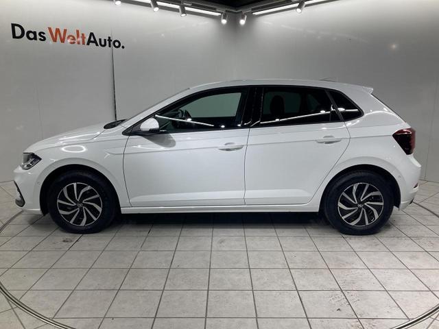 ポロ ＴＳＩアクティブ　トラベルアシスト　バックカメラ　純正ナビ　１５インチアルミホイール　障害物センサー　衝突安全ボディ　レーンキープアシスト　ワイヤレス充電　ＬＥＤヘッドライト　リアフォグランプ　オートライト（18枚目）