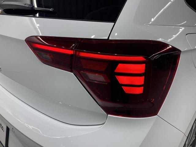 ポロ ＴＳＩアクティブ　トラベルアシスト　バックカメラ　純正ナビ　１５インチアルミホイール　障害物センサー　衝突安全ボディ　レーンキープアシスト　ワイヤレス充電　ＬＥＤヘッドライト　リアフォグランプ　オートライト（25枚目）