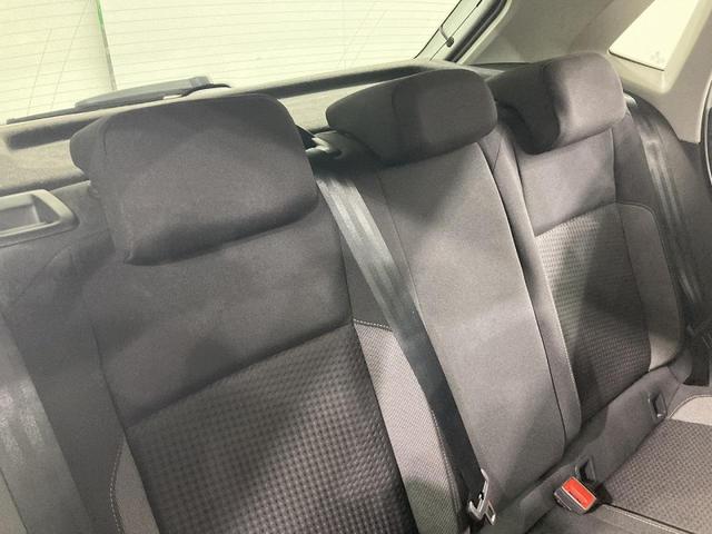 ポロ ＴＳＩアクティブ　トラベルアシスト　バックカメラ　純正ナビ　１５インチアルミホイール　障害物センサー　衝突安全ボディ　レーンキープアシスト　ワイヤレス充電　ＬＥＤヘッドライト　リアフォグランプ　オートライト（27枚目）