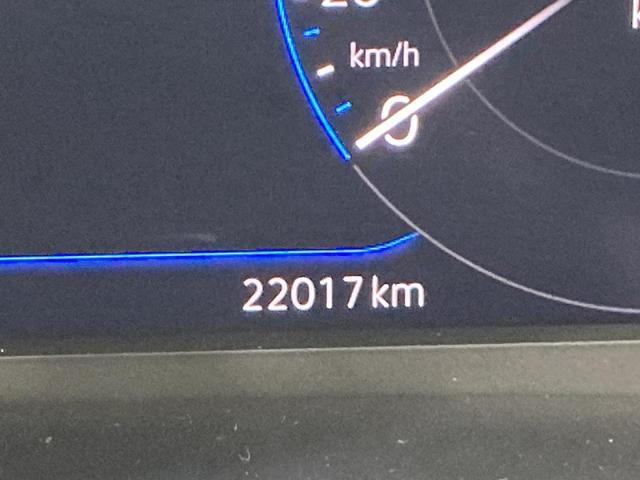 ポロ ＴＳＩアクティブ　トラベルアシスト　バックカメラ　純正ナビ　１５インチアルミホイール　障害物センサー　衝突安全ボディ　レーンキープアシスト　ワイヤレス充電　ＬＥＤヘッドライト　リアフォグランプ　オートライト（32枚目）