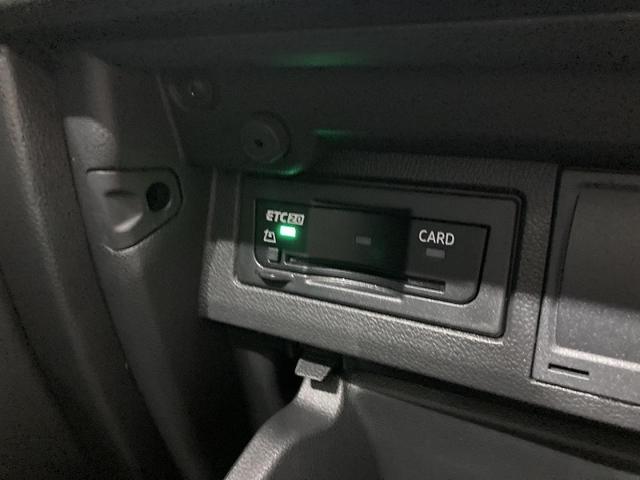 ポロ ＴＳＩアクティブ　トラベルアシスト　バックカメラ　純正ナビ　１５インチアルミホイール　障害物センサー　衝突安全ボディ　レーンキープアシスト　ワイヤレス充電　ＬＥＤヘッドライト　リアフォグランプ　オートライト（55枚目）