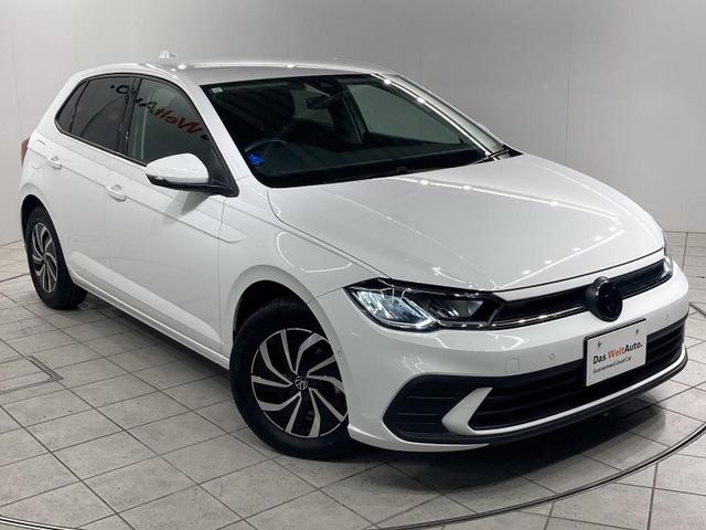 ポロ ＴＳＩアクティブ　トラベルアシスト　バックカメラ　純正ナビ　１５インチアルミホイール　障害物センサー　衝突安全ボディ　レーンキープアシスト　ワイヤレス充電　ＬＥＤヘッドライト　リアフォグランプ　オートライト（59枚目）