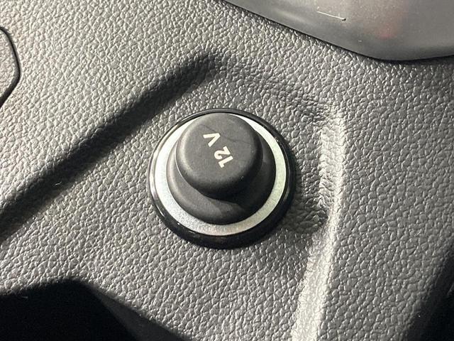 ポロ ＴＳＩアクティブ　トラベルアシスト　バックカメラ　純正ナビ　１５インチアルミホイール　障害物センサー　衝突安全ボディ　レーンキープアシスト　ワイヤレス充電　ＬＥＤヘッドライト　リアフォグランプ　オートライト（72枚目）