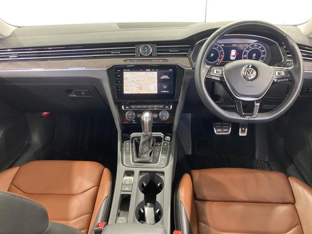 アルテオン ＴＳＩ　４モーション　エレガンス　ＤＹＮＡＵＤＩＯ　電動パノラマスライディングルーフ　ＤＣＣ　ＡＣＣ　レーンアシスト　アラウンドビューカメラ　コーナーセンサー　デジタルメーター　レザーシート　シートヒーター　パワーテールゲート（3枚目）