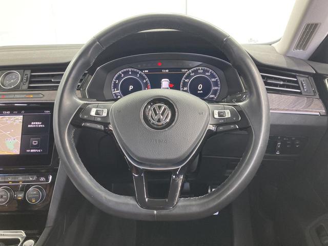 アルテオン ＴＳＩ　４モーション　エレガンス　ＤＹＮＡＵＤＩＯ　電動パノラマスライディングルーフ　ＤＣＣ　ＡＣＣ　レーンアシスト　アラウンドビューカメラ　コーナーセンサー　デジタルメーター　レザーシート　シートヒーター　パワーテールゲート（4枚目）