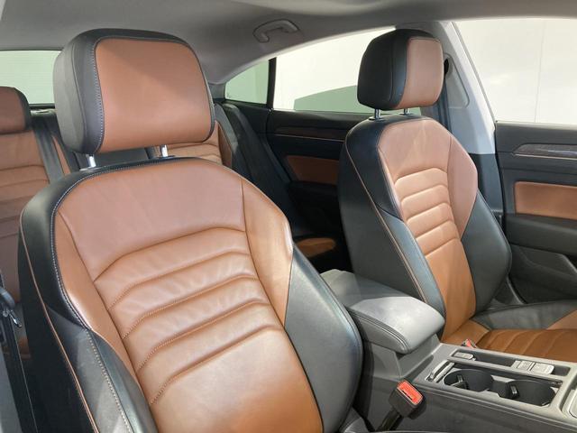 アルテオン ＴＳＩ　４モーション　エレガンス　ＤＹＮＡＵＤＩＯ　電動パノラマスライディングルーフ　ＤＣＣ　ＡＣＣ　レーンアシスト　アラウンドビューカメラ　コーナーセンサー　デジタルメーター　レザーシート　シートヒーター　パワーテールゲート（10枚目）