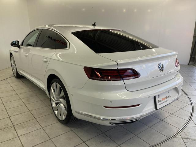 アルテオン ＴＳＩ　４モーション　エレガンス　ＤＹＮＡＵＤＩＯ　電動パノラマスライディングルーフ　ＤＣＣ　ＡＣＣ　レーンアシスト　アラウンドビューカメラ　コーナーセンサー　デジタルメーター　レザーシート　シートヒーター　パワーテールゲート（16枚目）