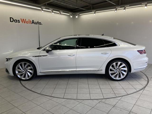 アルテオン ＴＳＩ　４モーション　エレガンス　ＤＹＮＡＵＤＩＯ　電動パノラマスライディングルーフ　ＤＣＣ　ＡＣＣ　レーンアシスト　アラウンドビューカメラ　コーナーセンサー　デジタルメーター　レザーシート　シートヒーター　パワーテールゲート（18枚目）