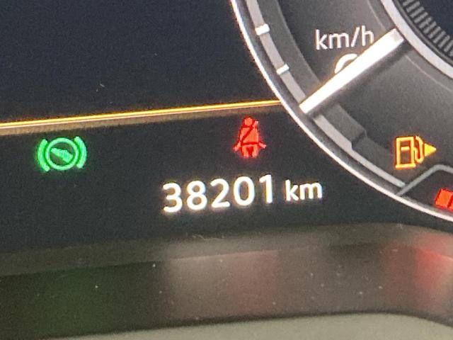 アルテオン ＴＳＩ　４モーション　エレガンス　ＤＹＮＡＵＤＩＯ　電動パノラマスライディングルーフ　ＤＣＣ　ＡＣＣ　レーンアシスト　アラウンドビューカメラ　コーナーセンサー　デジタルメーター　レザーシート　シートヒーター　パワーテールゲート（33枚目）