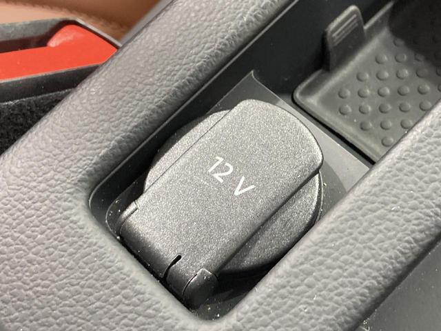 アルテオン ＴＳＩ　４モーション　エレガンス　ＤＹＮＡＵＤＩＯ　電動パノラマスライディングルーフ　ＤＣＣ　ＡＣＣ　レーンアシスト　アラウンドビューカメラ　コーナーセンサー　デジタルメーター　レザーシート　シートヒーター　パワーテールゲート（40枚目）