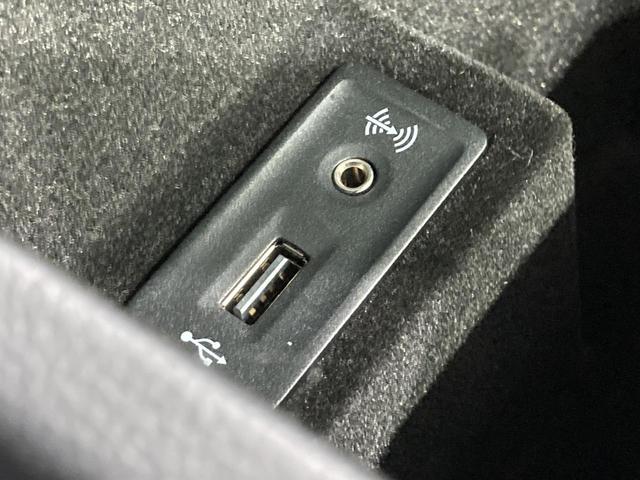 アルテオン ＴＳＩ　４モーション　エレガンス　ＤＹＮＡＵＤＩＯ　電動パノラマスライディングルーフ　ＤＣＣ　ＡＣＣ　レーンアシスト　アラウンドビューカメラ　コーナーセンサー　デジタルメーター　レザーシート　シートヒーター　パワーテールゲート（45枚目）