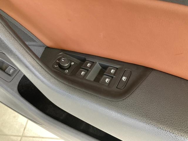 アルテオン ＴＳＩ　４モーション　エレガンス　ＤＹＮＡＵＤＩＯ　電動パノラマスライディングルーフ　ＤＣＣ　ＡＣＣ　レーンアシスト　アラウンドビューカメラ　コーナーセンサー　デジタルメーター　レザーシート　シートヒーター　パワーテールゲート（61枚目）
