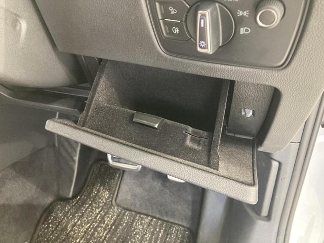 アルテオン ＴＳＩ　４モーション　エレガンス　ＤＹＮＡＵＤＩＯ　電動パノラマスライディングルーフ　ＤＣＣ　ＡＣＣ　レーンアシスト　アラウンドビューカメラ　コーナーセンサー　デジタルメーター　レザーシート　シートヒーター　パワーテールゲート（69枚目）