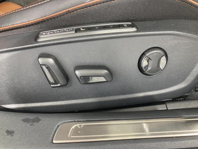 アルテオン ＴＳＩ　４モーション　エレガンス　ＤＹＮＡＵＤＩＯ　電動パノラマスライディングルーフ　ＤＣＣ　ＡＣＣ　レーンアシスト　アラウンドビューカメラ　コーナーセンサー　デジタルメーター　レザーシート　シートヒーター　パワーテールゲート（75枚目）