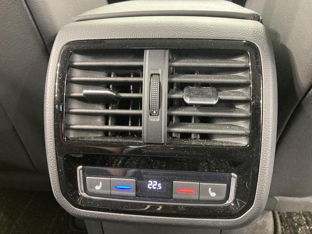 アルテオン ＴＳＩ　４モーション　エレガンス　ＤＹＮＡＵＤＩＯ　電動パノラマスライディングルーフ　ＤＣＣ　ＡＣＣ　レーンアシスト　アラウンドビューカメラ　コーナーセンサー　デジタルメーター　レザーシート　シートヒーター　パワーテールゲート（77枚目）