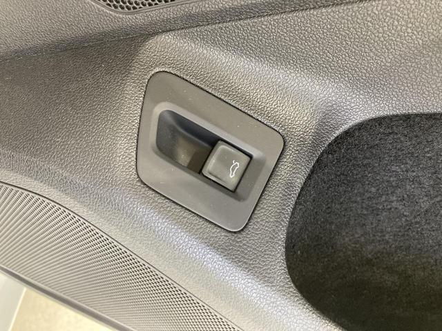 アルテオン ＴＳＩ　４モーション　エレガンス　ＤＹＮＡＵＤＩＯ　電動パノラマスライディングルーフ　ＤＣＣ　ＡＣＣ　レーンアシスト　アラウンドビューカメラ　コーナーセンサー　デジタルメーター　レザーシート　シートヒーター　パワーテールゲート（78枚目）