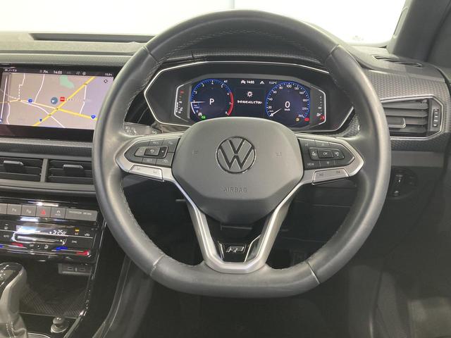 Ｔ－クロス ＴＳＩ　Ｒライン　トラベルアシスト　デジタルメーター　純正ナビ　バックカメラ　レーンキープアシスト　ブラインドスポットディテクション　パークアシスト　コーナーセンサー　スマートキー　認定中古車（4枚目）