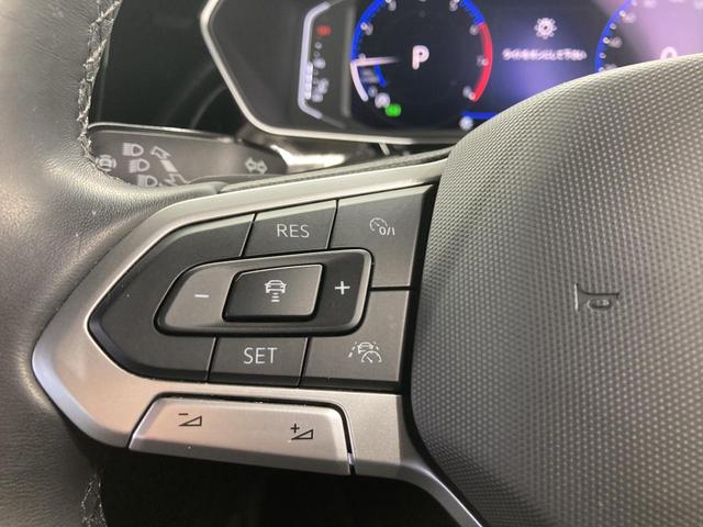 Ｔ－クロス ＴＳＩ　Ｒライン　トラベルアシスト　デジタルメーター　純正ナビ　バックカメラ　レーンキープアシスト　ブラインドスポットディテクション　パークアシスト　コーナーセンサー　スマートキー　認定中古車（8枚目）