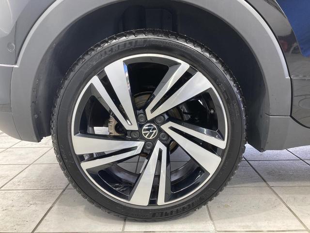 Ｔ－クロス ＴＳＩ　Ｒライン　トラベルアシスト　デジタルメーター　純正ナビ　バックカメラ　レーンキープアシスト　ブラインドスポットディテクション　パークアシスト　コーナーセンサー　スマートキー　認定中古車（21枚目）