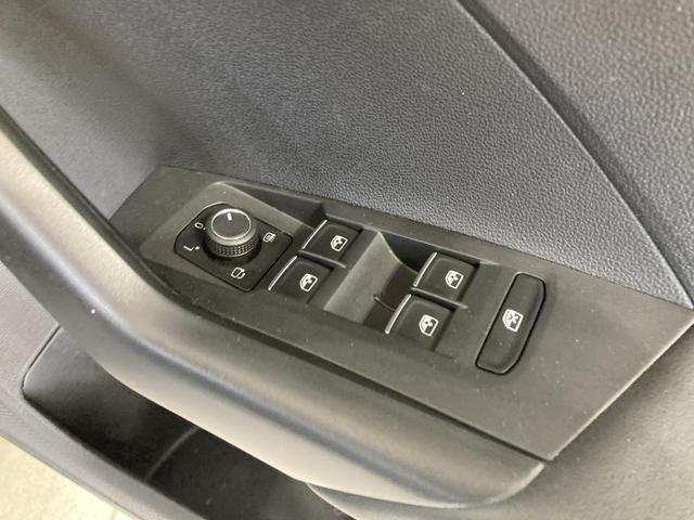 Ｔ－クロス ＴＳＩ　Ｒライン　トラベルアシスト　デジタルメーター　純正ナビ　バックカメラ　レーンキープアシスト　ブラインドスポットディテクション　パークアシスト　コーナーセンサー　スマートキー　認定中古車（68枚目）