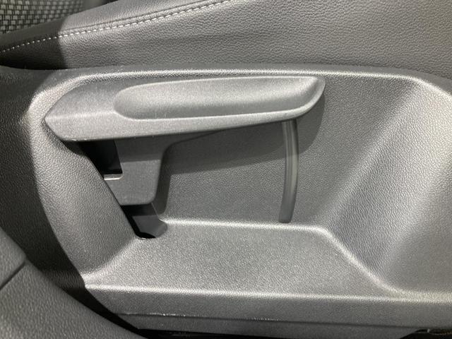 Ｔ－クロス ＴＳＩ　Ｒライン　トラベルアシスト　デジタルメーター　純正ナビ　バックカメラ　レーンキープアシスト　ブラインドスポットディテクション　パークアシスト　コーナーセンサー　スマートキー　認定中古車（73枚目）